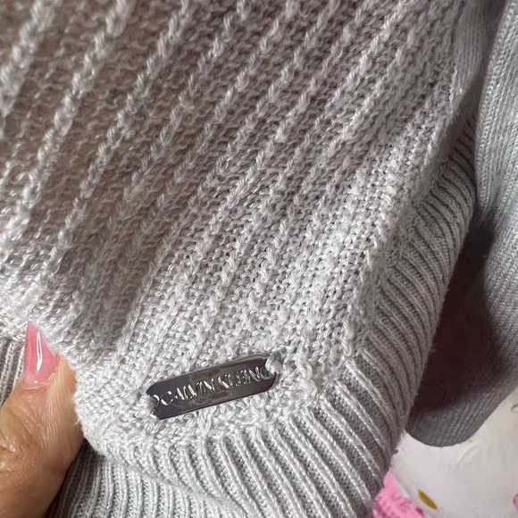 Light Gray Sweater with Layered Hem - Picture 5 of 6